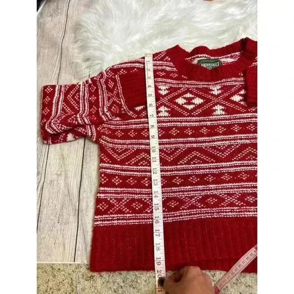 American Eagle AE Fair Isle Red White Holiday Sweater Size S - Picture 8 of 8